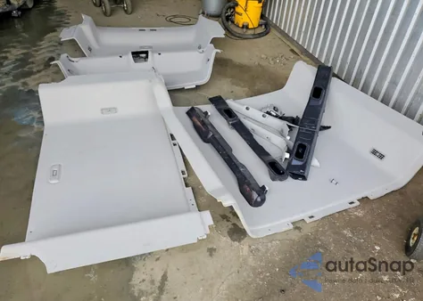 2024 Ford Transit T-350 z USA, uszkodzony, nr VIN 1FBAX2C86RKA77846